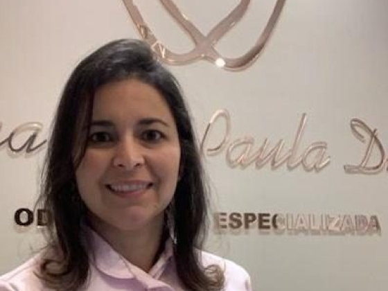 Dra. Ana Paula de Oliveira Dias - Especialista em Prótese Dentária no Recreio dos Bandeirantes