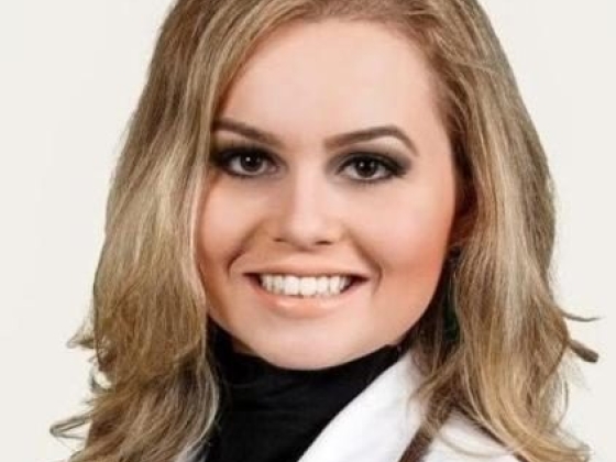 Dra. Lorena Camporêz Menezes Trindade