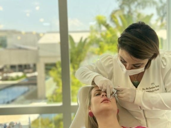 Dra. Carolina Russo - Harmonização facial e corporal 